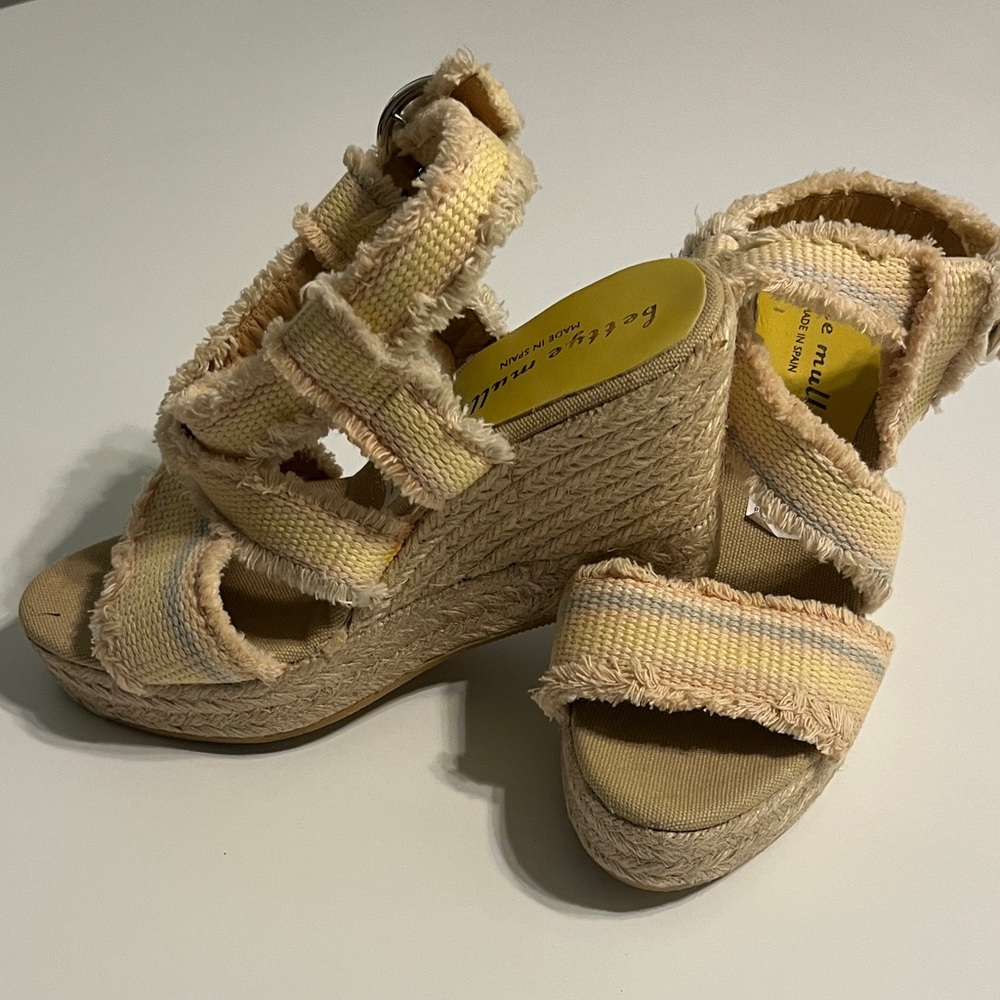 Be & D Yellow Stripe Espadrille Wedge Sandals Size 37